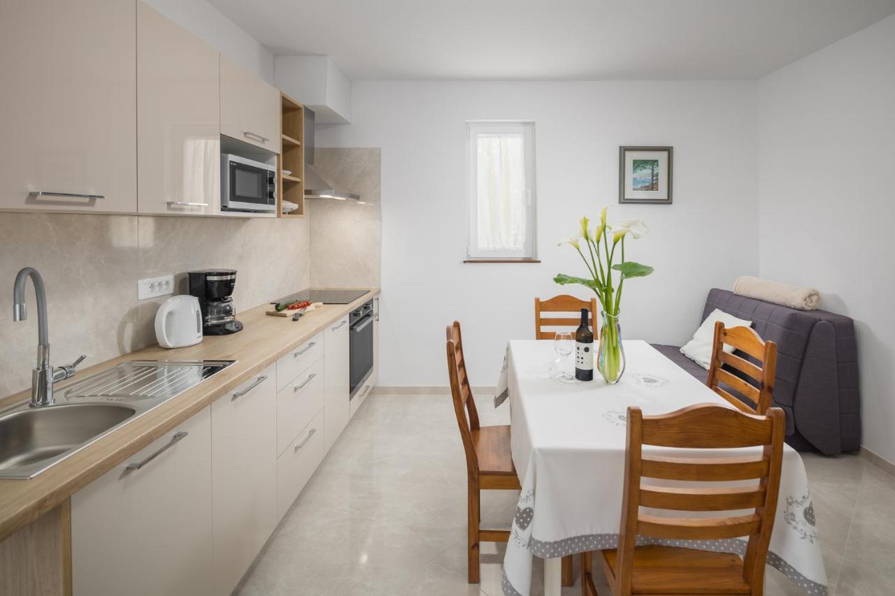 Apartment Kazalac Green Oasis โปเรช ภายนอก รูปภาพ