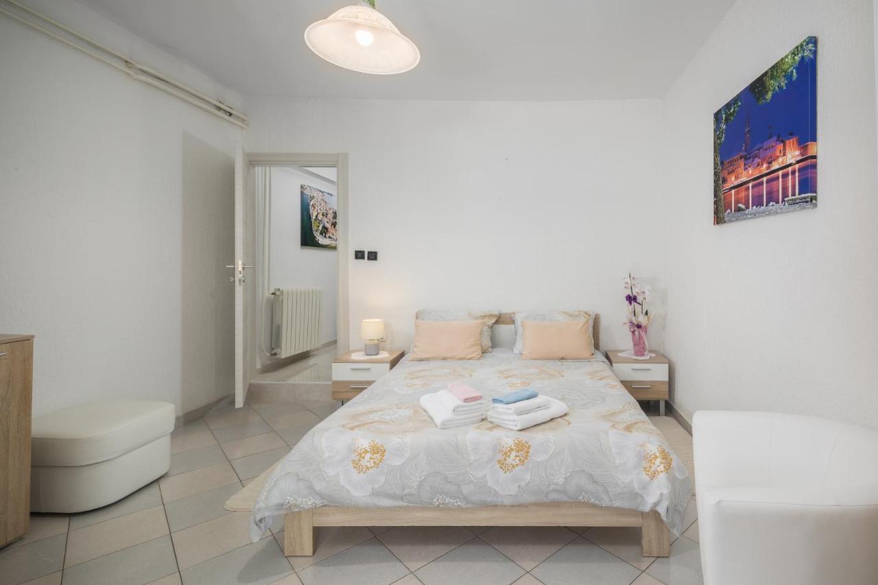 Apartment Kazalac Green Oasis โปเรช ภายนอก รูปภาพ